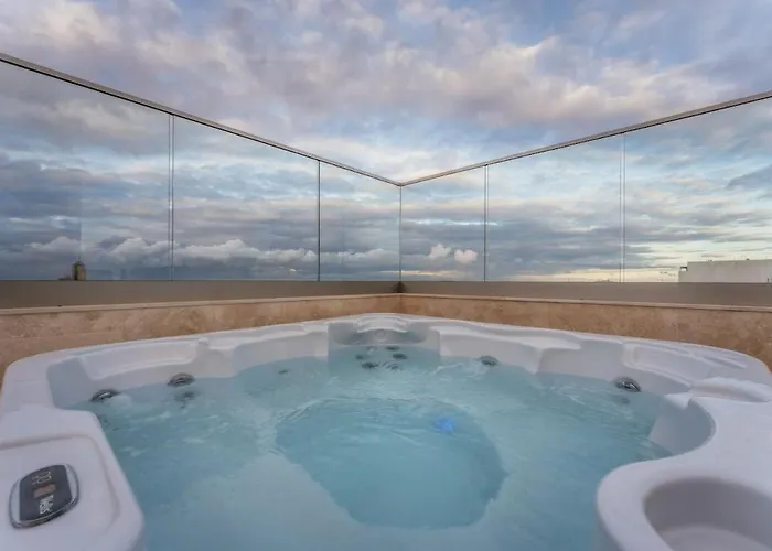 Appartement New - Only Unit 5 Modern 2-bedroom With Common Heated Jacuzzi By Sf Homes