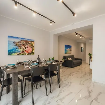 New - Only Unit 5 Modern 2-bedroom With Common Heated Jacuzzi By Sf Homes *