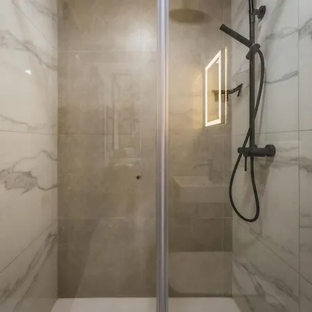 New - Only Unit 5 Modern 2-bedroom With Common Heated Jacuzzi By Sf Homes *