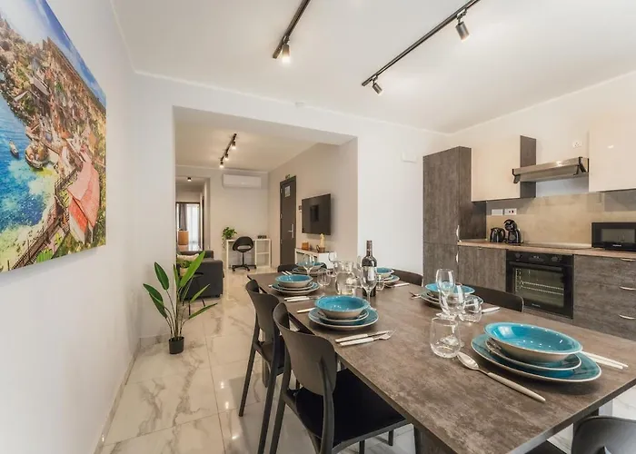 New - Only Unit 5 Modern 2-bedroom With Common Heated Jacuzzi By Sf Homes