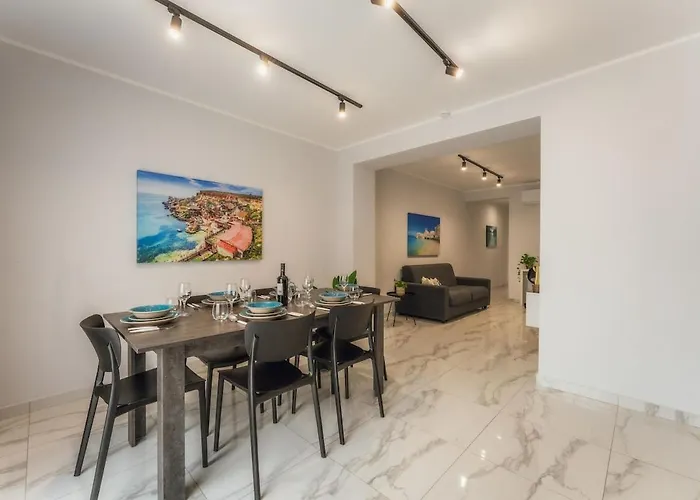 New - Only Unit 5 Modern 2-bedroom With Common Heated Jacuzzi By Sf Homes *