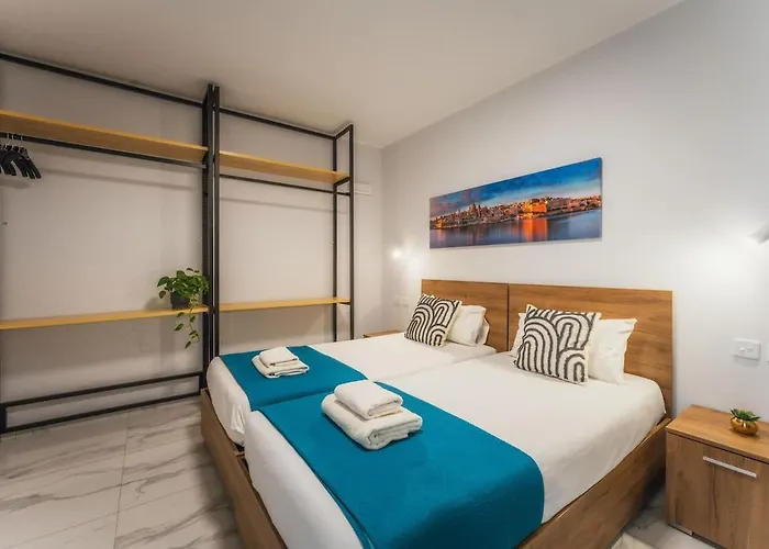 New - Only Unit 5 Modern 2-bedroom With Common Heated Jacuzzi By Sf Homes Apartman