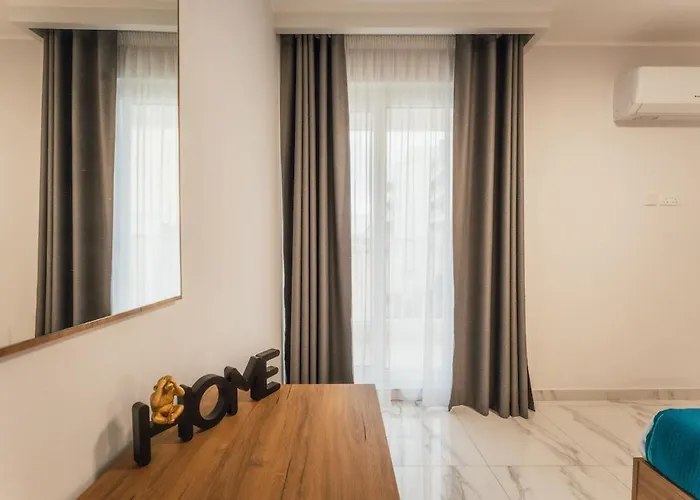 New - Only Unit 5 Modern 2-bedroom With Common Heated Jacuzzi By Sf Homes *