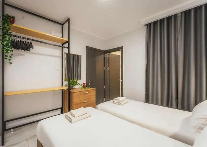 New - Only Unit 5 Modern 2-bedroom With Common Heated Jacuzzi By Sf Homes Apartman