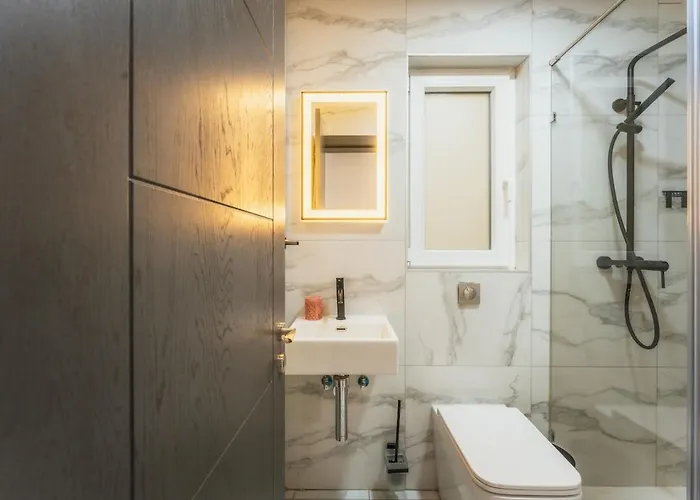 New - Only Unit 5 Modern 2-bedroom With Common Heated Jacuzzi By Sf Homes