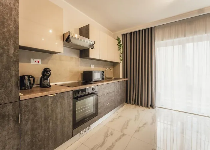 New - Only Unit 5 Modern 2-bedroom With Common Heated Jacuzzi By Sf Homes