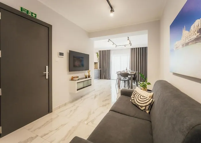 New - Only Unit 5 Modern 2-bedroom With Common Heated Jacuzzi By Sf Homes Apartman *