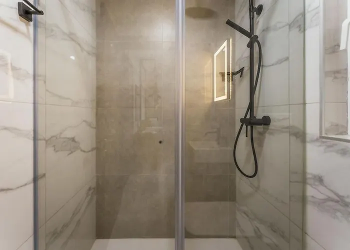 New - Only Unit 5 Modern 2-bedroom With Common Heated Jacuzzi By Sf Homes *