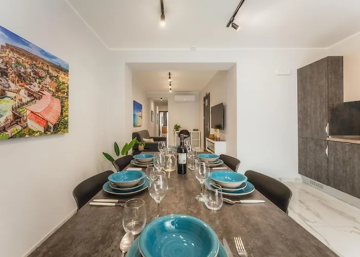 New - Only Unit 5 Modern 2-bedroom With Common Heated Jacuzzi By Sf Homes Apartament *